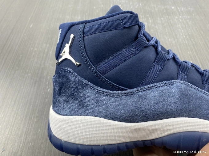 Kicked Out Shoe Store 11 Jordan Midnight Air Navy Velvet AR0715-441 WMNS 0815